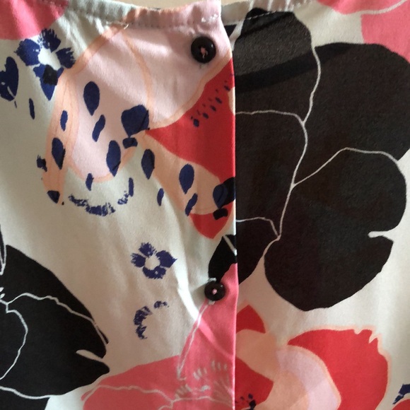 Cooper & Ella vintage floral blouse, buttons back, unique pleated cuffs - Picture 4 of 5